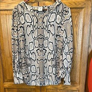 CAbi Gray and Black Graphic Blouse